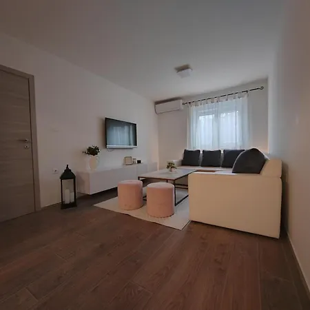 Apartman And Pool Luminous *