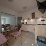 Apartment And Pool Luminous Pula