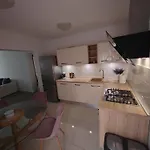 Apartment And Pool Luminous