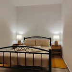 Apartment And Pool Luminous Pula