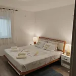 And Pool Luminous Apartment *
