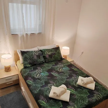 And Pool Luminous Apartment Pula